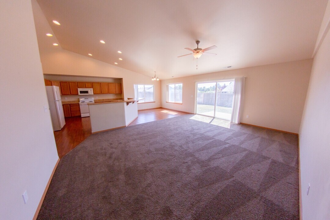 312 E 28th Ave in Ellensburg, WA - Building Photo