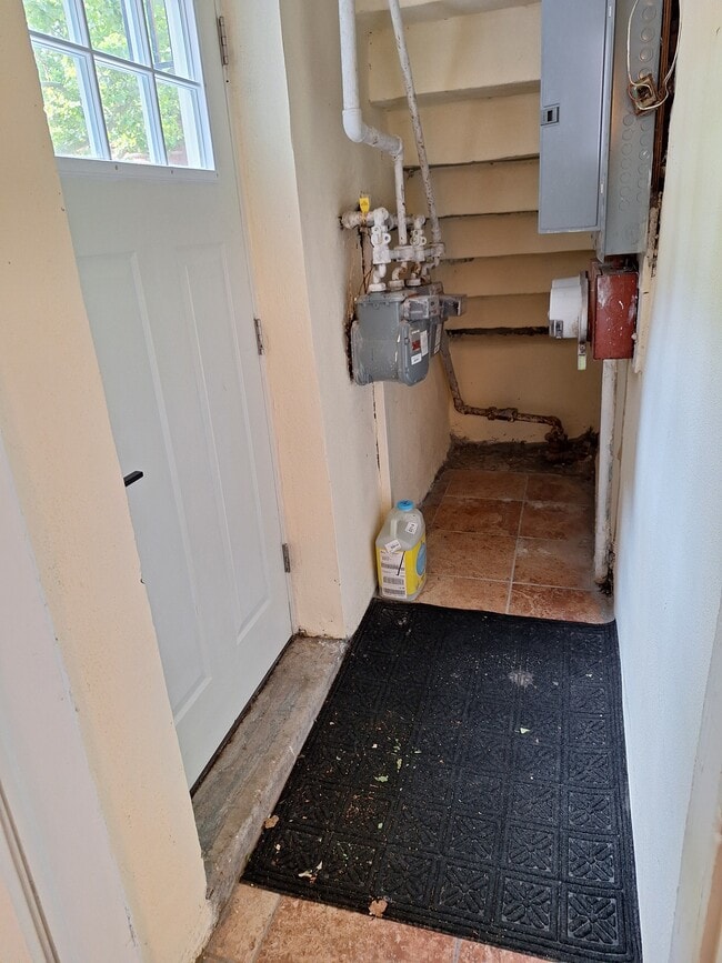 563 Prospect Ave, Unit Garden Studio Apartment in Brooklyn, NY - Building Photo - Building Photo