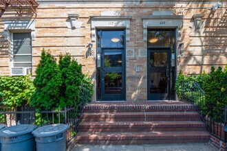 197 Norman Ave in Brooklyn, NY - Foto de edificio - Building Photo