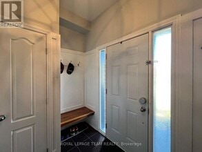 1097 Northgraves Crescent in Ottawa, ON - Building Photo - Building Photo