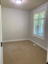 831 NW Douglas Pl in Portland, OR - Building Photo - Building Photo