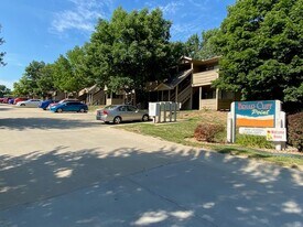 BRIARCLIFF STUDIOS in Kansas City, MO - Building Photo