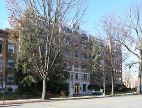 Sulgrave Manor in Washington, DC - Foto de edificio - Building Photo