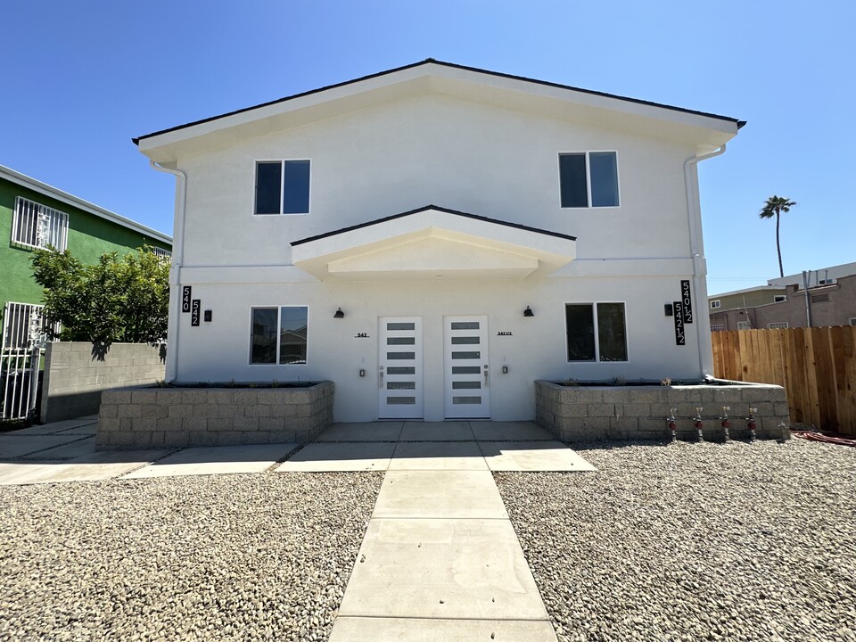 540-542 1/2 W 79th in Los Angeles, CA - Building Photo