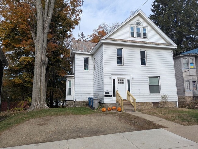 property at 473 Walnut St