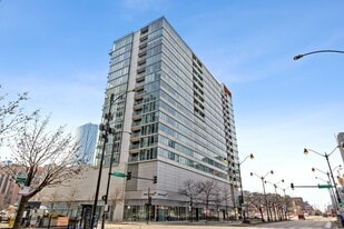 659 W Randolph St in Chicago, IL - Building Photo