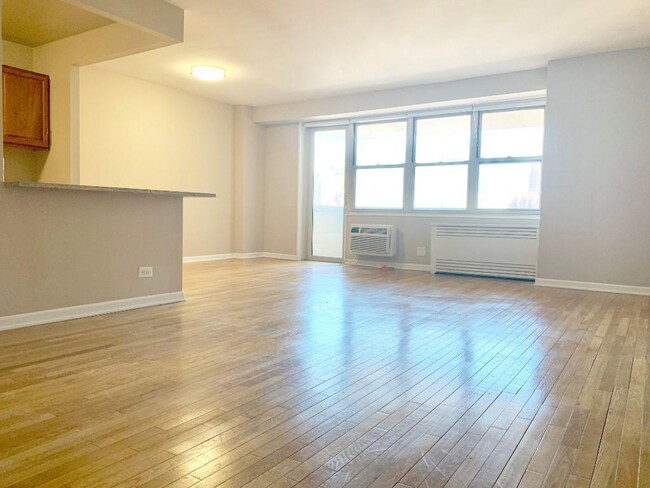 80 Chambers St in New York, NY - Building Photo - Building Photo
