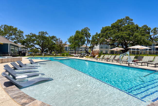 Estraya Boerne in Boerne, TX - Foto de edificio - Building Photo