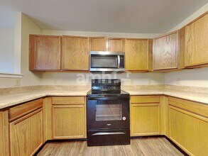 911 Swearngan Ridge Ct in Charlotte, NC - Building Photo - Building Photo