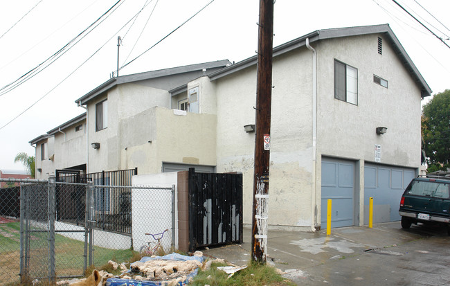 4043 Wilson Ave in San Diego, CA - Building Photo - Building Photo