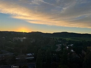 24055 Paseo Del Lago W in Laguna Woods, CA - Foto de edificio - Building Photo