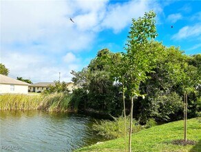 530 SE 6th St in Cape Coral, FL - Building Photo - Building Photo