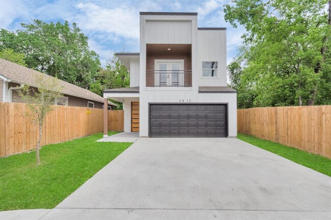 property at 2813 Drew St
