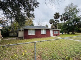 7635 Pickett St in Jacksonville, FL - Building Photo