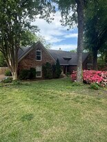 2805 Morning Woods Dr in Memphis, TN - Building Photo