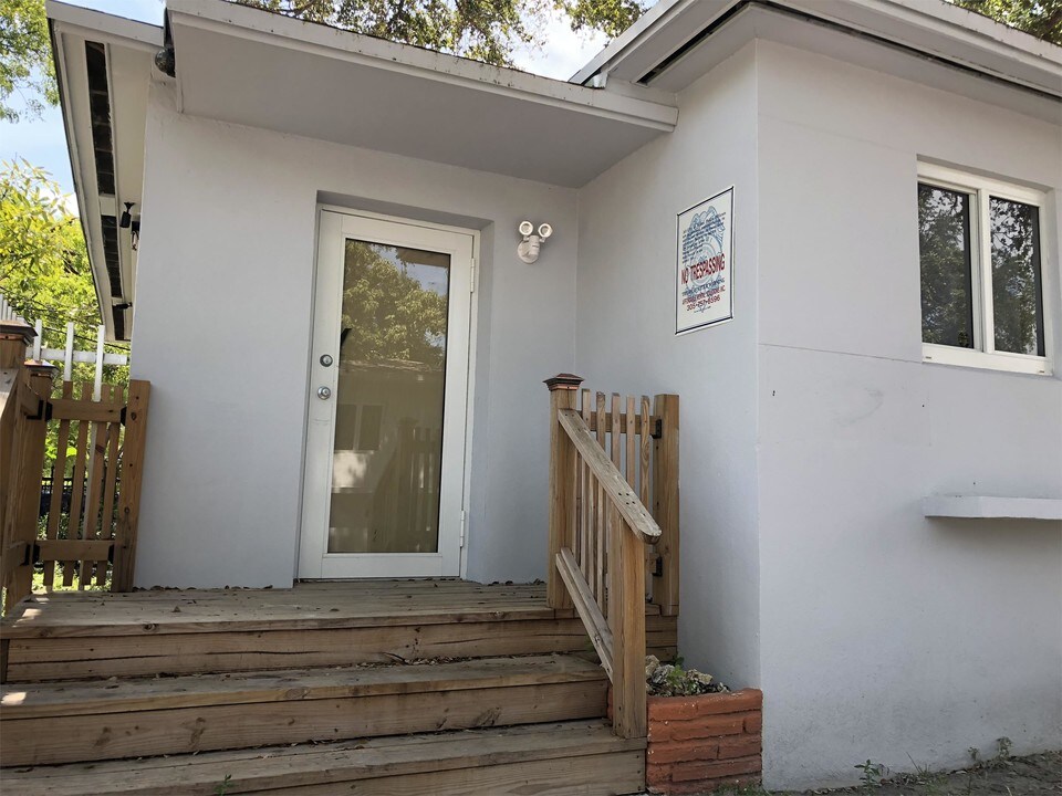 55 NE 59th St-Unit -L4 in Miami, FL - Building Photo