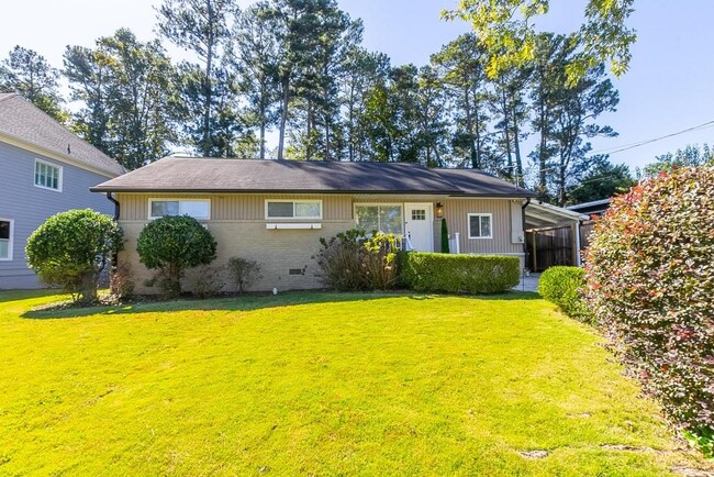 1507 Cortez Ln NE in Atlanta, GA - Foto de edificio - Building Photo