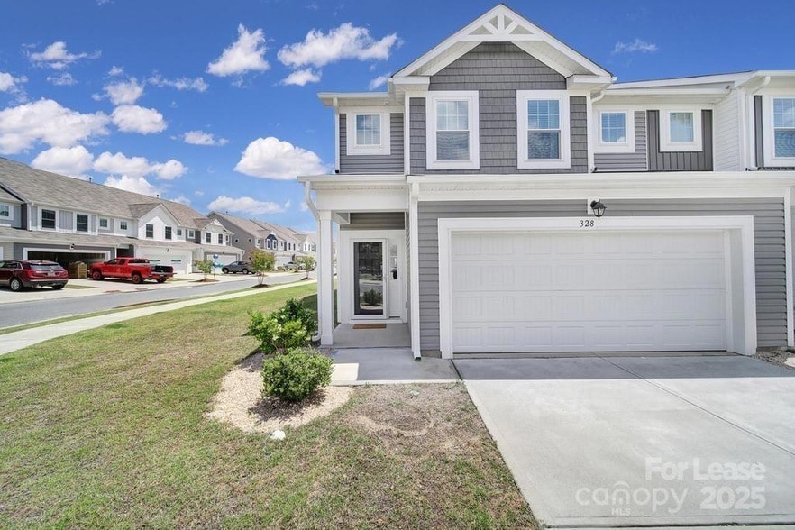 517 Stephen Foster Wy in Indian Trail, NC - Building Photo