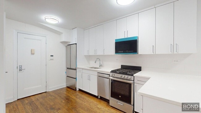 property at 147 E 72nd St