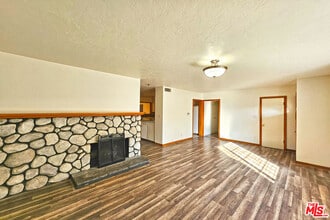 9321 Donna Ave in Los Angeles, CA - Building Photo - Building Photo