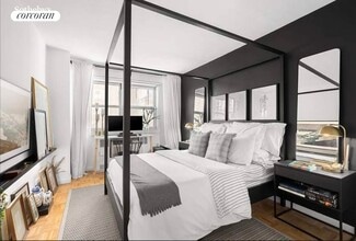 245 E 35th St in New York, NY - Building Photo - Building Photo