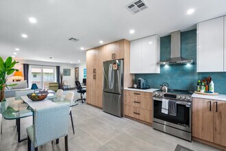 2017 S Seacrest Blvd in Boynton Beach, FL - Building Photo - Building Photo