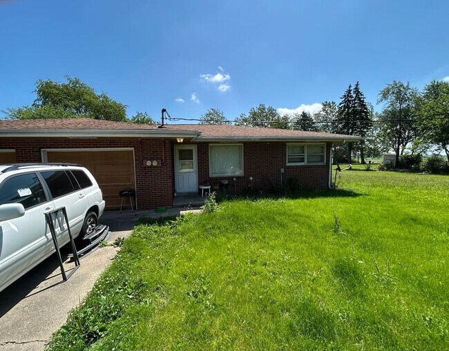4506 Boll Ln in Champaign, IL - Building Photo - Building Photo