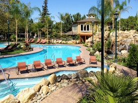 The Palms in Sacramento, CA - Building Photo