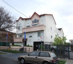 5308 Denny Ave in North Hollywood, CA - Building Photo