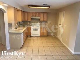 5639 W Sunnyslope Ln, Unit 4-F in Glendale, AZ - Building Photo - Building Photo