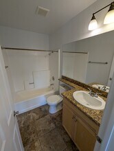15377 Maturin Dr, Unit 207 in San Diego, CA - Foto de edificio - Building Photo