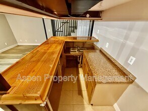 1704 Parkway Dr in Burlington, IA - Building Photo - Building Photo