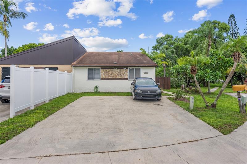 4505 NW 3rd Dr in Delray Beach, FL - Building Photo