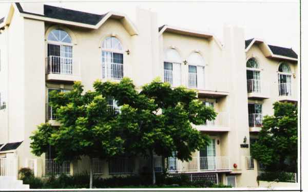 11445 Moorpark St in Studio City, CA - Foto de edificio - Building Photo