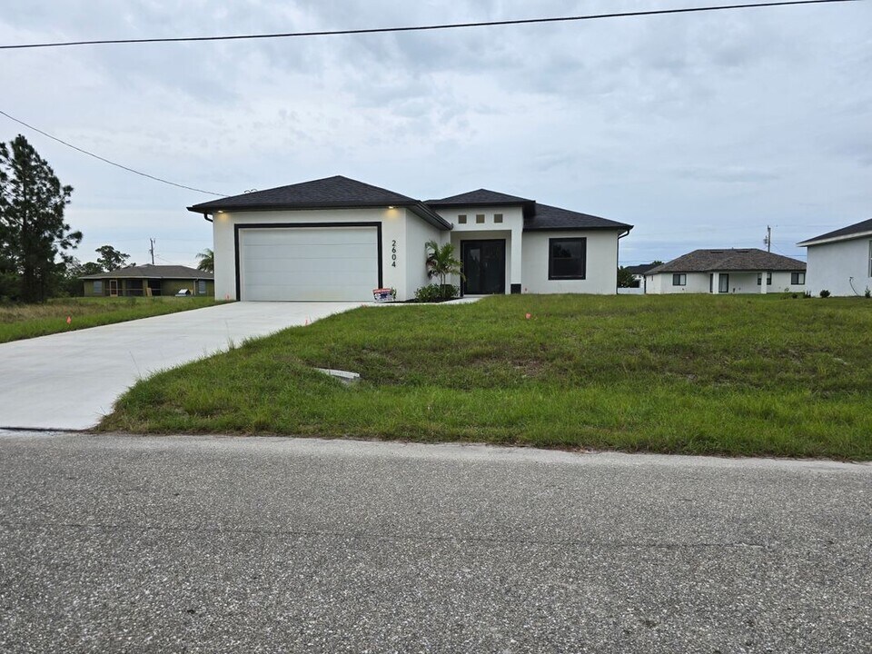 2904 23rd St SW in Lehigh Acres, FL - Building Photo