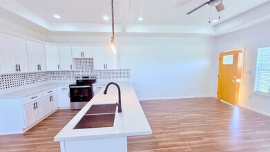 7014-5914 02 in Cleveland, TX - Building Photo - Building Photo