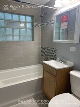 1061 E 80th St in Chicago, IL - Building Photo - Building Photo