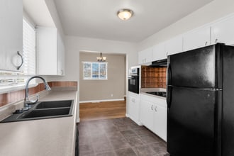 2200 Fowler St in Canon City, CO - Foto de edificio - Building Photo