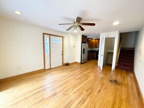 241 W 3rd St, Unit 2 in Boston, MA - Building Photo - Building Photo