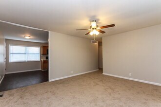2406 N Auburn St in Indianapolis, IN - Building Photo - Building Photo