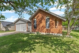 1420 Laurel Ln in Cleburne, TX - Building Photo - Building Photo