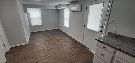 405 S Sunset Dr-Unit -Unit D in Winston-Salem, NC - Building Photo - Building Photo