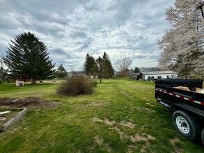 327 W Plum St in Aaronsburg, PA - Foto de edificio - Building Photo