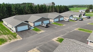 Alexander Estates in Merrill, WI - Foto de edificio - Building Photo