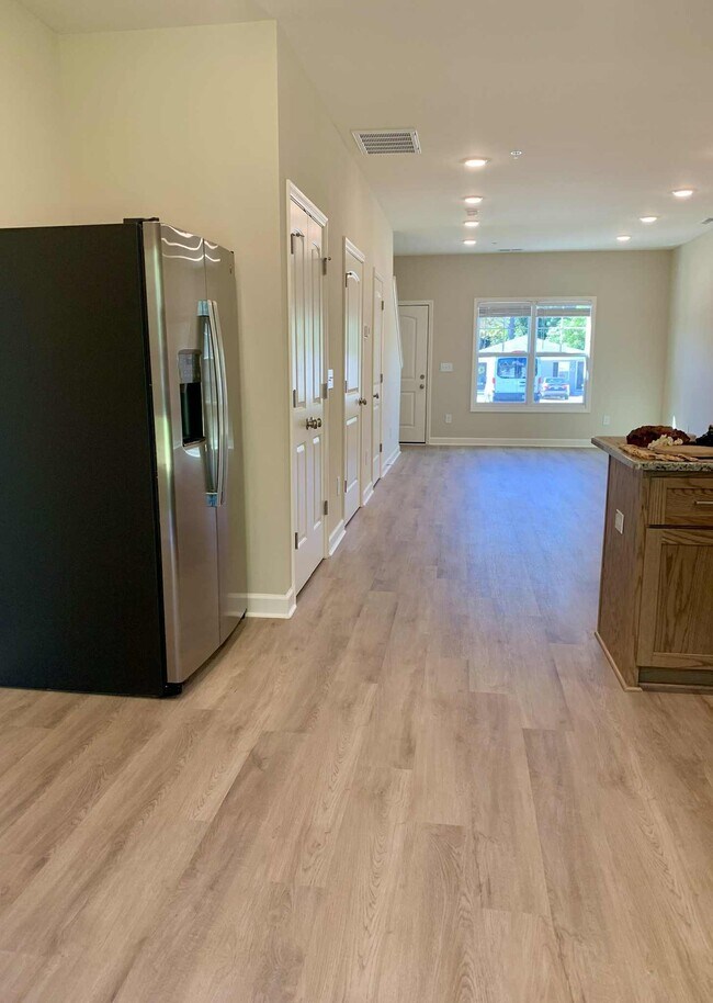 129 S 5th St in Spring Lake, NC - Building Photo - Building Photo