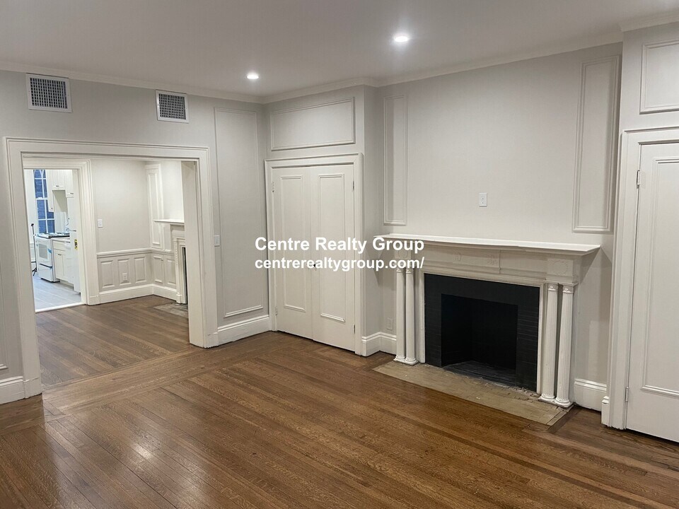 1712 Beacon St, Unit 1 in Brookline, MA - Building Photo