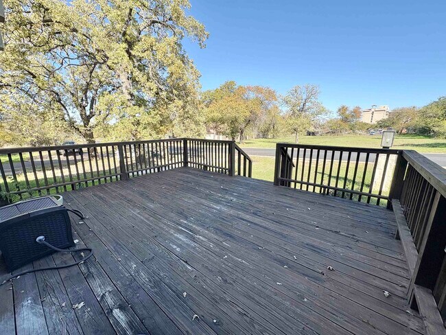 601 Free Rein in Horseshoe Bay, TX - Building Photo - Building Photo