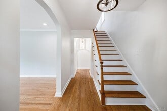 1 Blackthorn Ln in White Plains, NY - Building Photo - Building Photo