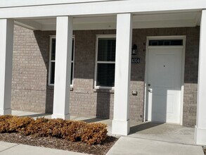 14304 Wexford Dr in Shelby Township, MI - Building Photo - Building Photo