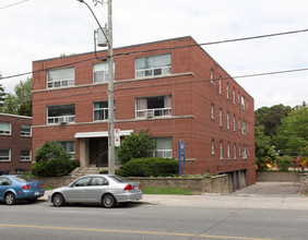 1299 Bayview Ave in Toronto, ON - Building Photo - Building Photo